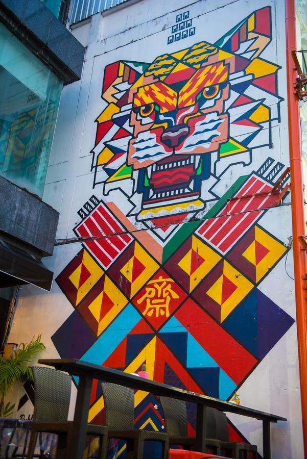 The Neighbors Hostel (Adults Only) Phuket Ngoại thất bức ảnh
